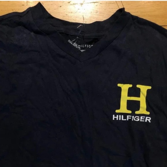 Brand new kids’ Tommy Hilfiger short sleeved T-Shirt - Picture 3 of 5